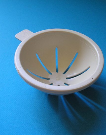 Plastic nest met lip