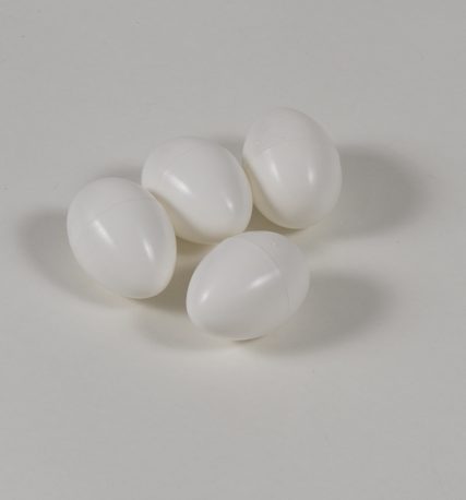 Plastic ei grote parkiet