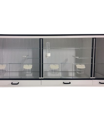 Kunststof broedkooi met babykooi rechts